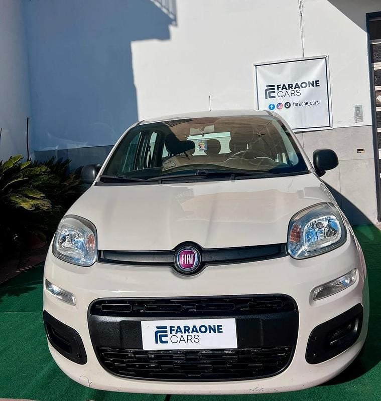 Beige Usata 2015 Fiat Panda Easy Tre volumi | 6300 € (Buon prezzo) - Immagine 1/4