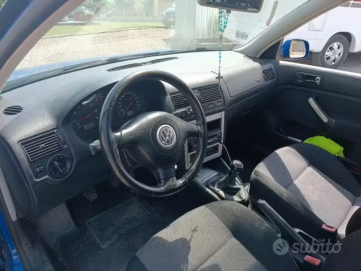 Usata VW Golf IV 105 CV (77 kW) 2003 Blu Berlina
