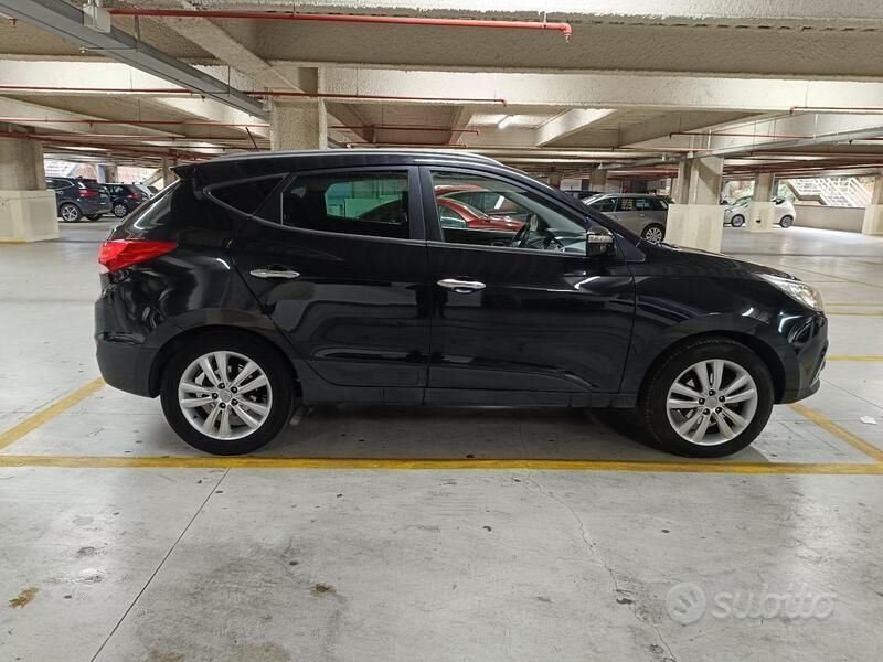 Nero Usata 2011 Hyundai ix35 SUV | 6000 € (Cara) - Immagine 1/4