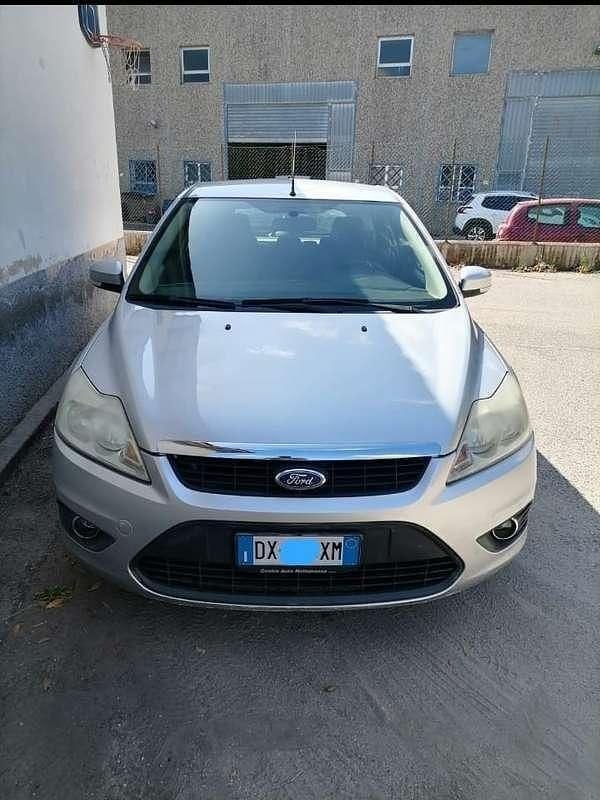 Usata Ford Focus Titanium 109 CV (80 kW) 2009 Grigio Berlina