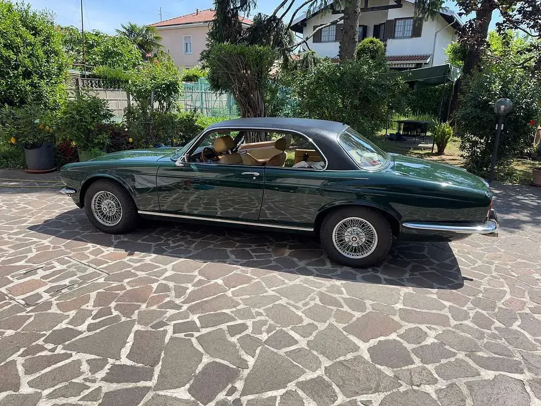 Usata Jaguar XJ6 179 CV (131 kW) 1978 Verde Berlina