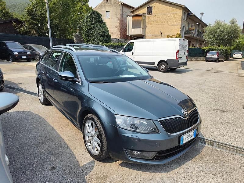 Usata Skoda Octavia G-TEC Executive 110 CV (80 kW) 2017 Grigio Station wagon