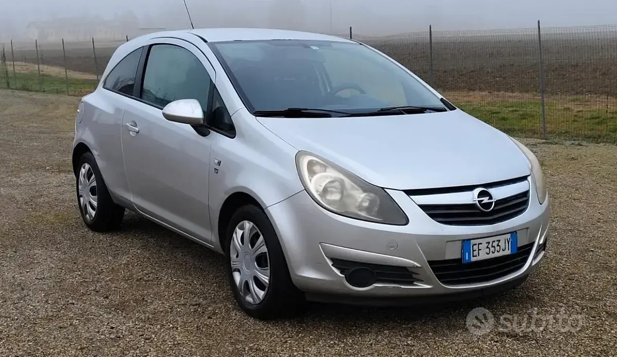Usata Opel Corsa 85 CV (62 kW) 2011 Grigio Utilitaria