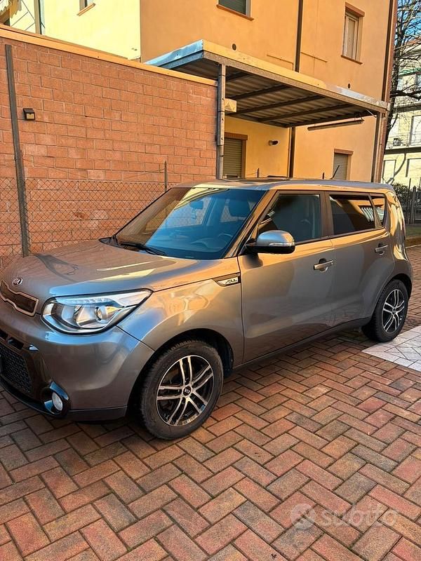 Usata Kia Soul 2016 Grigio SUV
