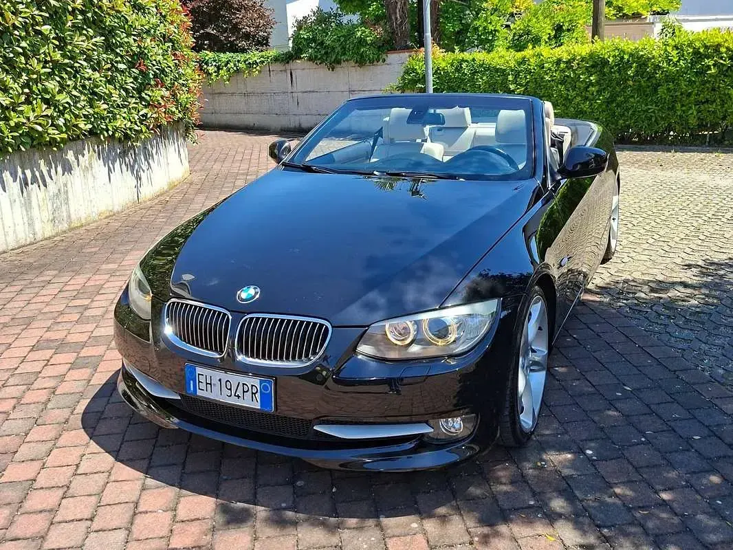 Usata BMW 330 Cabriolet 245 CV (180 kW) 2011 Nero Cabrio
