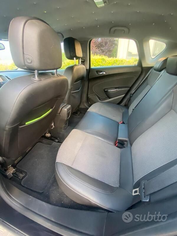 Usata Opel Astra 60 CV (44 kW) 2010 Nero Berlina