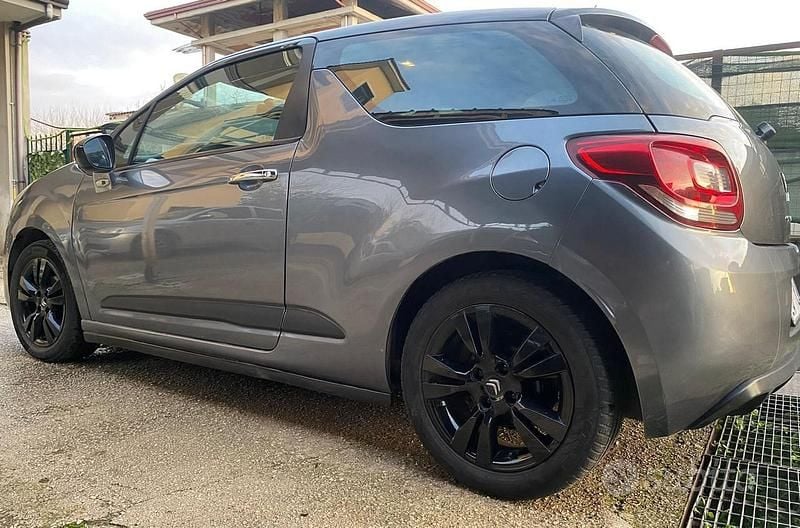 Usata Citroën DS3 95 CV (69 kW) 2010 Grigio Utilitaria