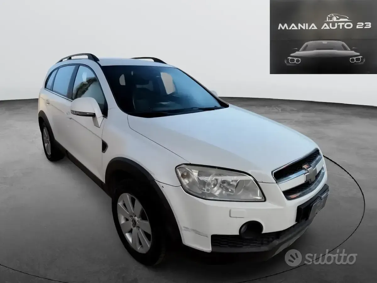 Usata Chevrolet Captiva LS 150 CV (110 kW) 2009 Bianco SUV