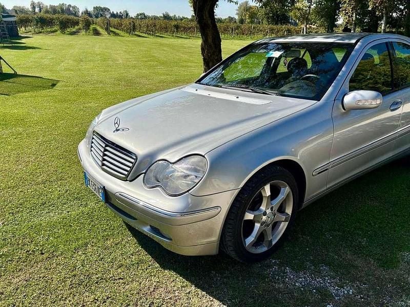 Usata Mercedes C220 Elegance 143 CV (105 kW) 2000 Grigio Berlina