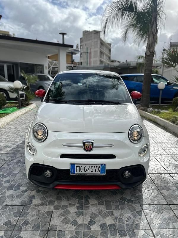 Usata Fiat 500 Abarth 160 CV (117 kW) 2017 Bianco Berlina