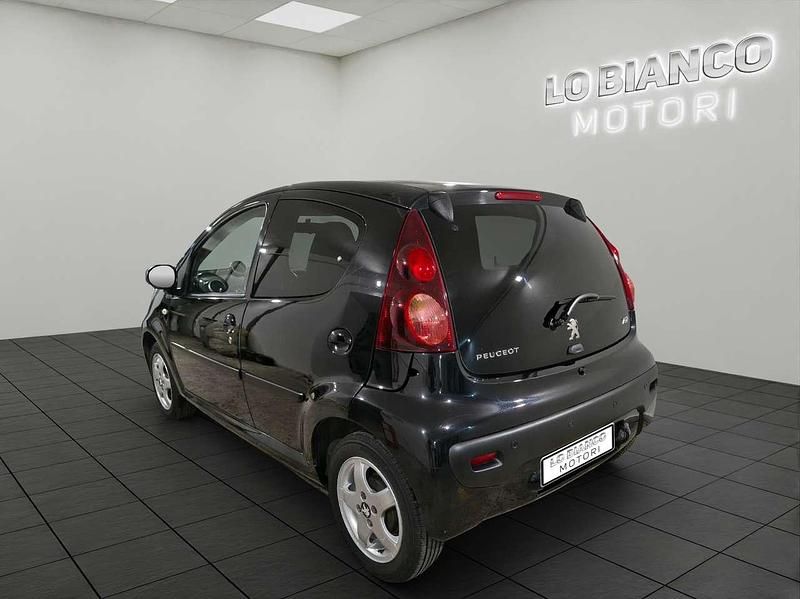 Usata Peugeot 107 68 CV (50 kW) 2012 Nero Utilitaria