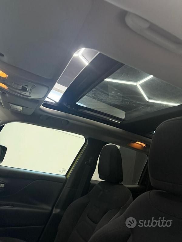 Gebraucht Jeep Renegade Limited 120 PS (88 kW) 2016 Grün SUV