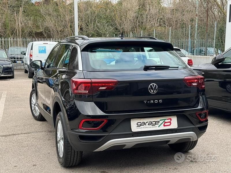 Usata VW T-Roc Life 116 CV (85 kW) 2022 Nero SUV