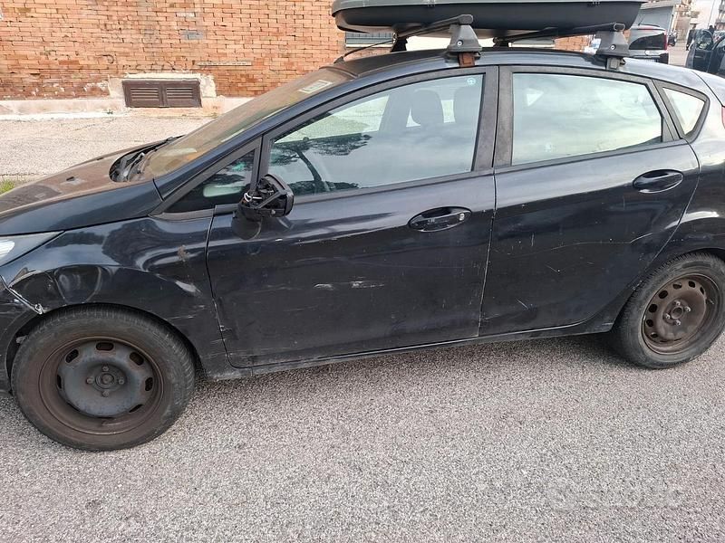 Usata Ford Fiesta 68 CV (50 kW) 2008 Nero Utilitaria
