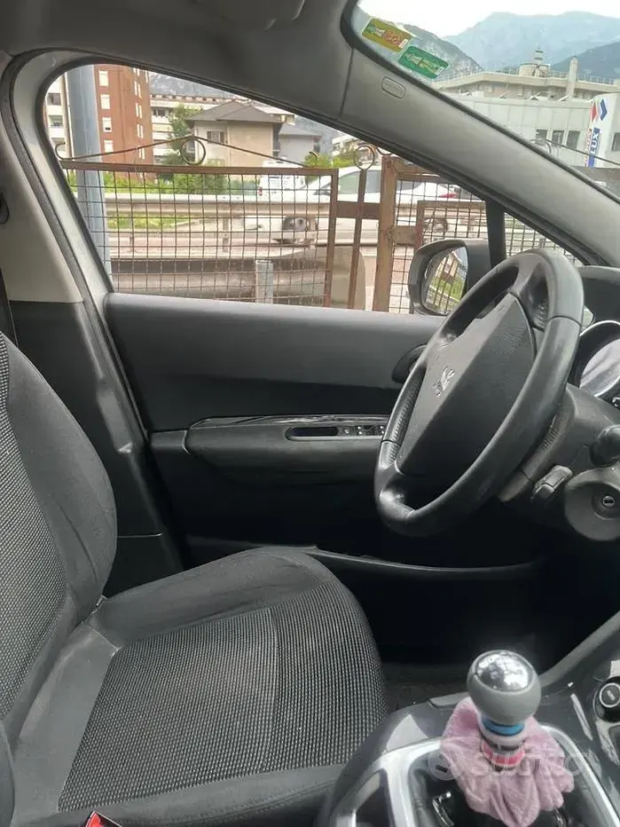 Usata Peugeot 5008 112 CV (82 kW) 2014 Bianco Monovolume