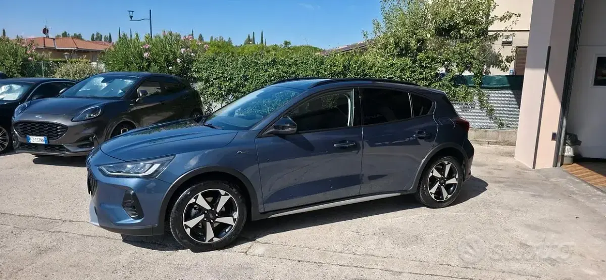 Usata Ford Focus Active 125 CV (91 kW) 2022 Blu Berlina