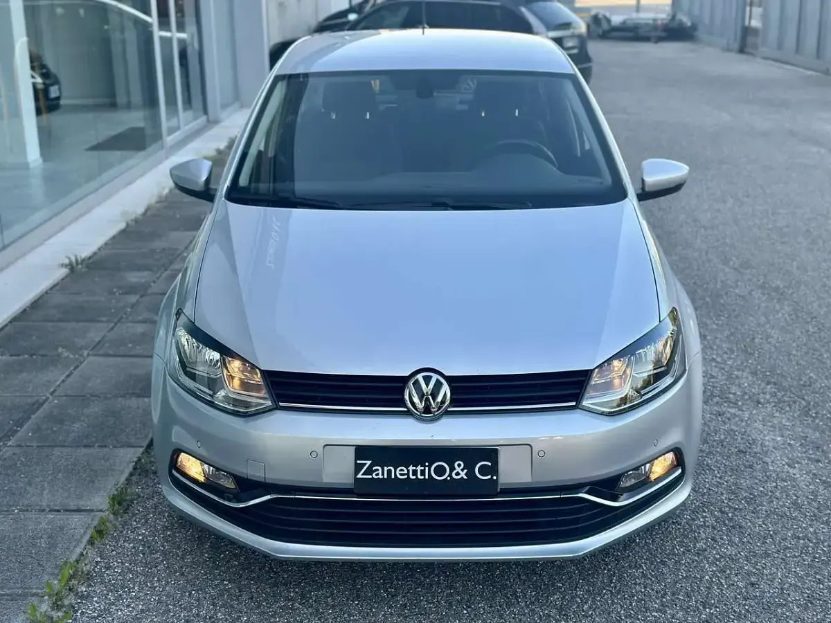 Usata VW Polo Highline 90 CV (66 kW) 2017 Argento Berlina