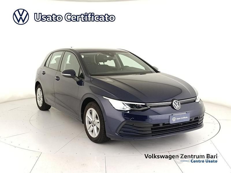 Usata VW Golf VII Life 110 CV (80 kW) 2021 Blu Utilitaria