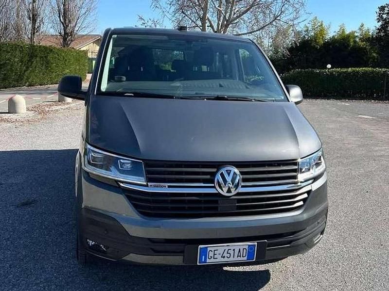 Begagnad VW Multivan 150 HK (110 kW) 2021 Grå Van