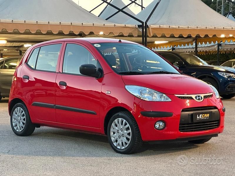 Rosso Usata 2010 Hyundai i10 Due volumi | 4900 € (Cara) - Immagine 1/4