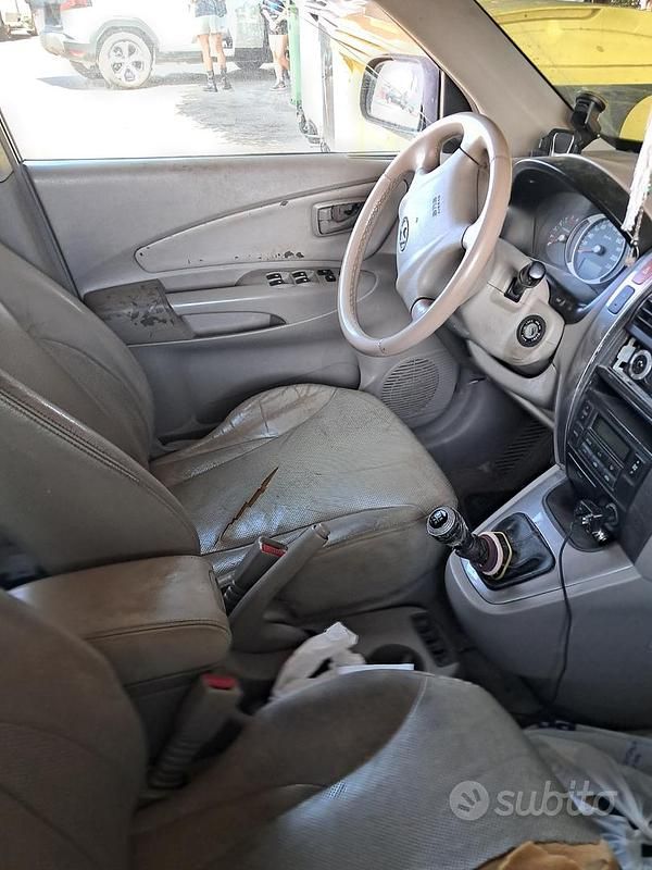 Usata Hyundai Tucson 112 CV (82 kW) 2004 Nero SUV