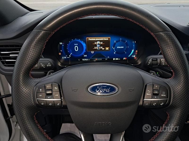 Usata Ford Kuga ST-Line 120 CV (88 kW) 2023 Bianco SUV