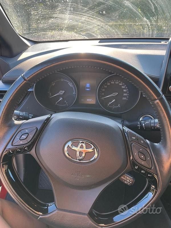 Usata Toyota C-HR Lounge 152 CV (111 kW) 2020 Rosso SUV