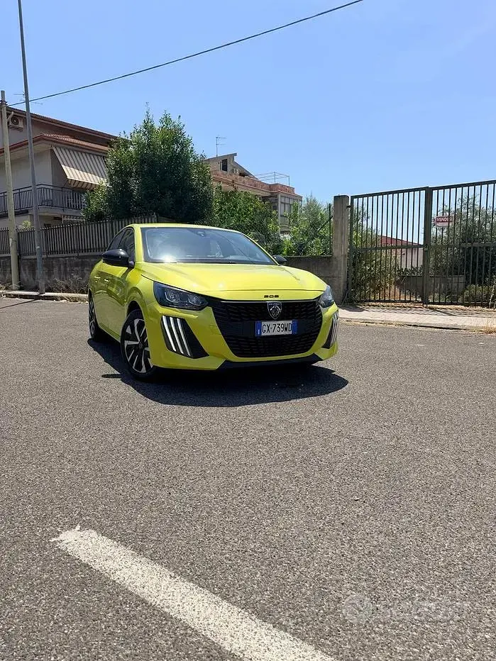 Usata Peugeot 208 75 CV (55 kW) 2024 Giallo Utilitaria