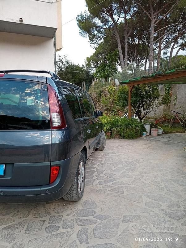 Usata Renault Grand Espace 175 CV (128 kW) 2012 Grigio Monovolume