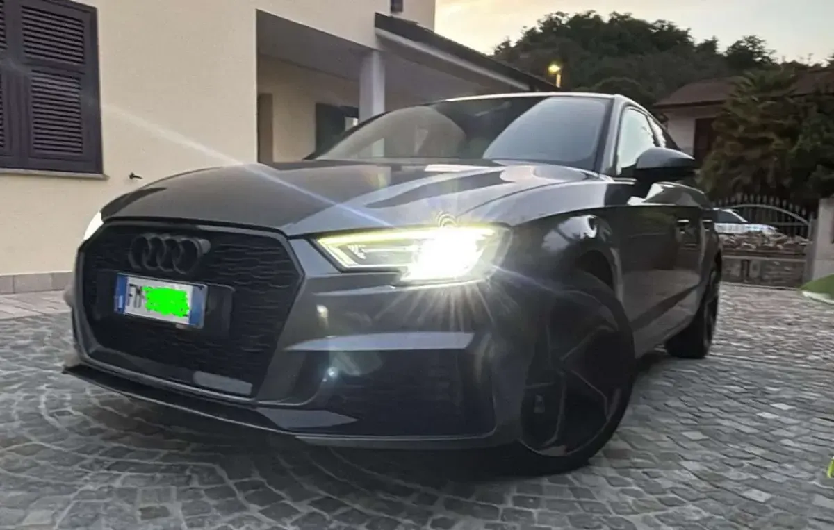 Usata Audi A3 Design 116 CV (85 kW) 2017 Grigio Berlina