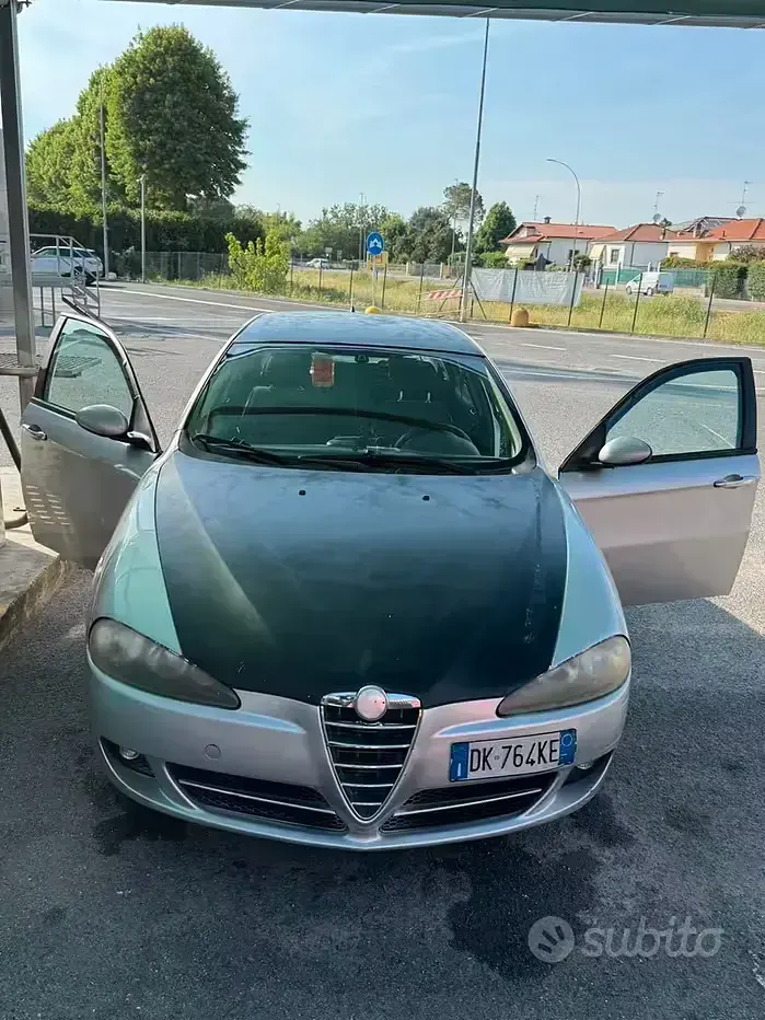Usata Alfa Romeo 147 120 CV (88 kW) 2007 Grigio Utilitaria