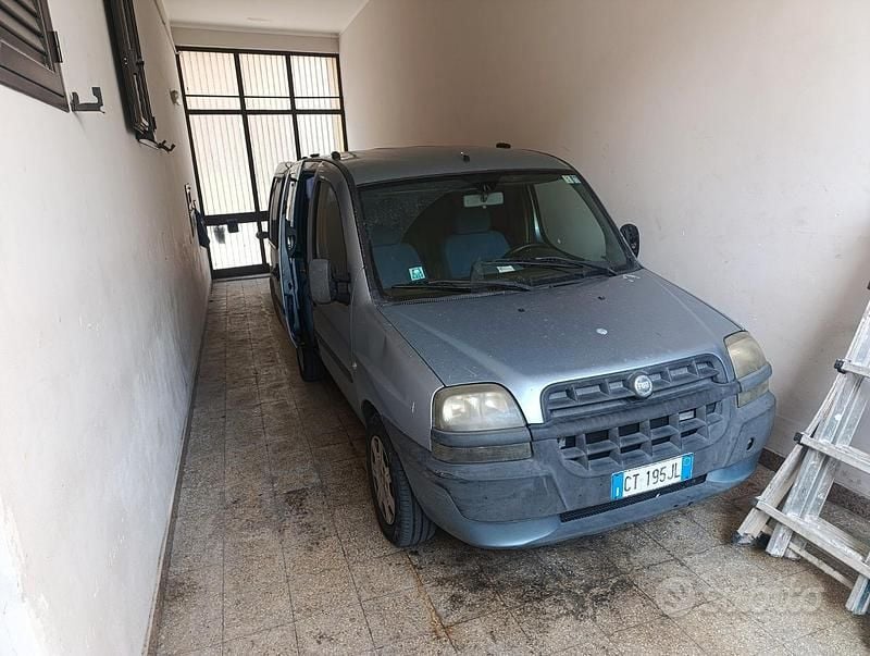 Usata Fiat Doblò 103 CV (75 kW) 2005 Blu Monovolume