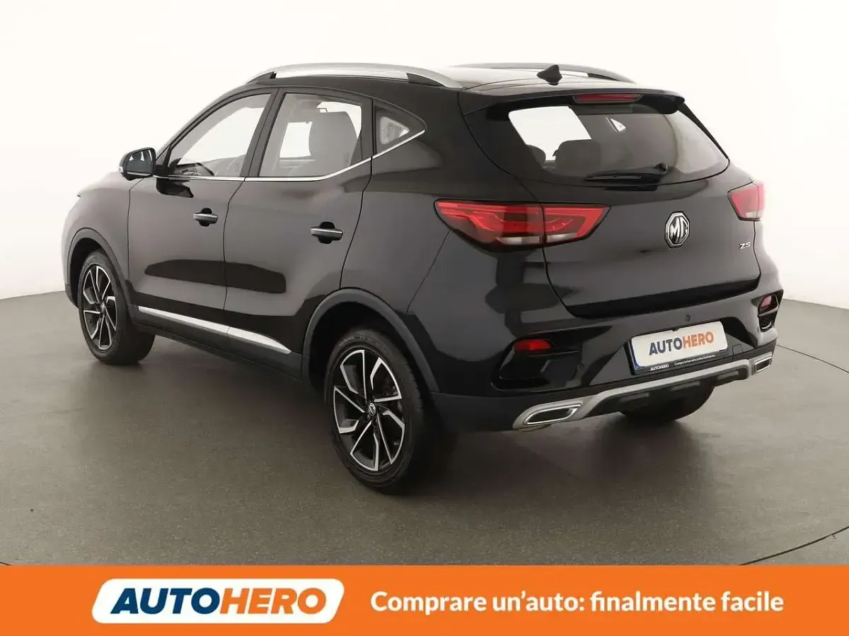 Usata MG ZS Luxury 106 CV (77 kW) 2024 Nero SUV
