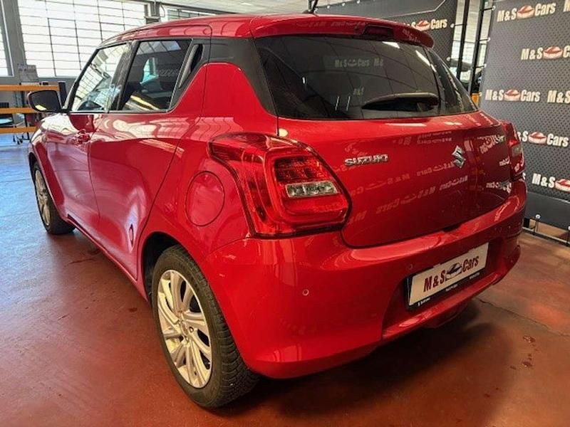 Usata Suzuki Swift Cool 83 CV (61 kW) 2021 Rosso Utilitaria