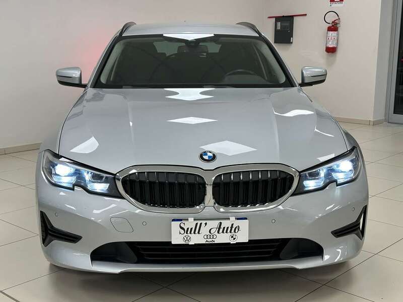 Usata BMW 320e 190 CV (139 kW) 2021 Argento Station wagon