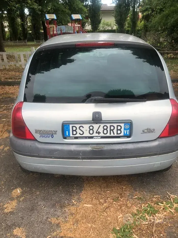 Usata Renault Clio 58 CV (42 kW) 2001 Berlina