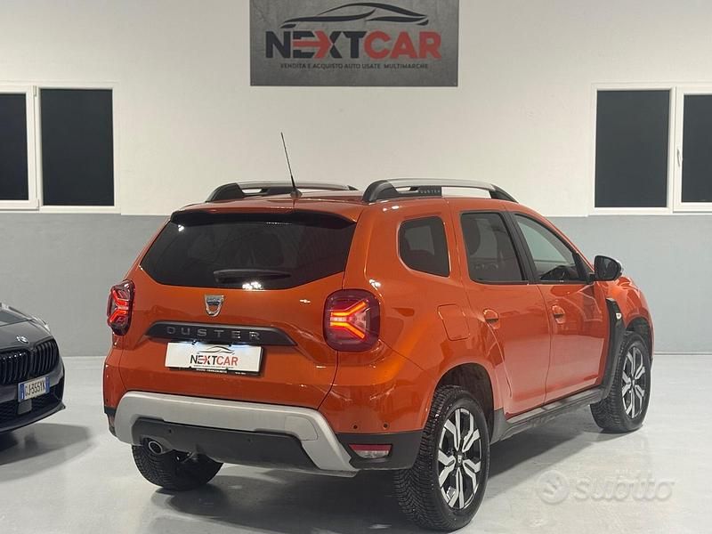 Usata Dacia Duster Prestige 115 CV (84 kW) 2022 Arancione SUV