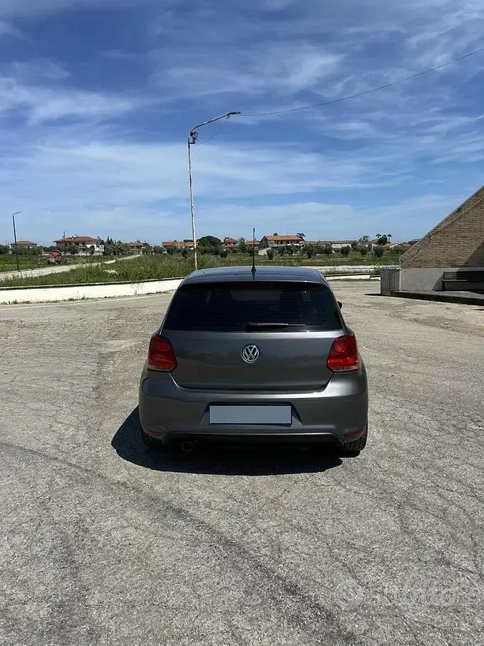 Usata VW Polo Comfortline 75 CV (55 kW) 2010 Grigio Utilitaria