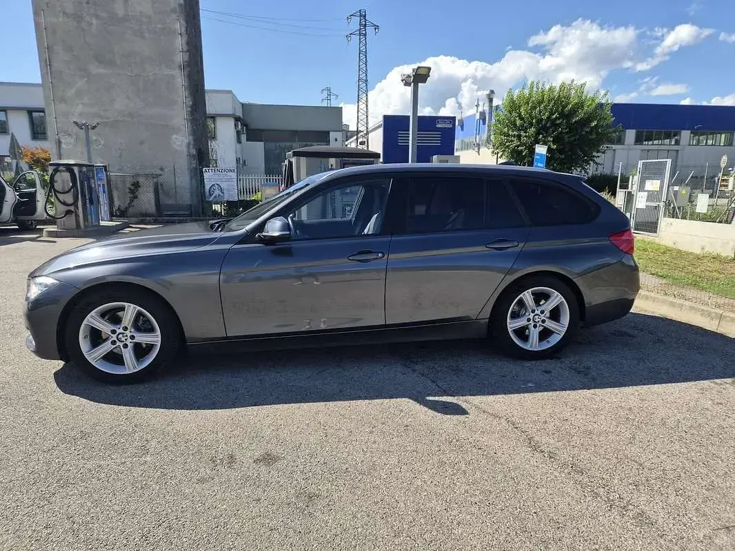 Usata BMW 318 Luxury Line 150 CV (110 kW) 2017 Station wagon