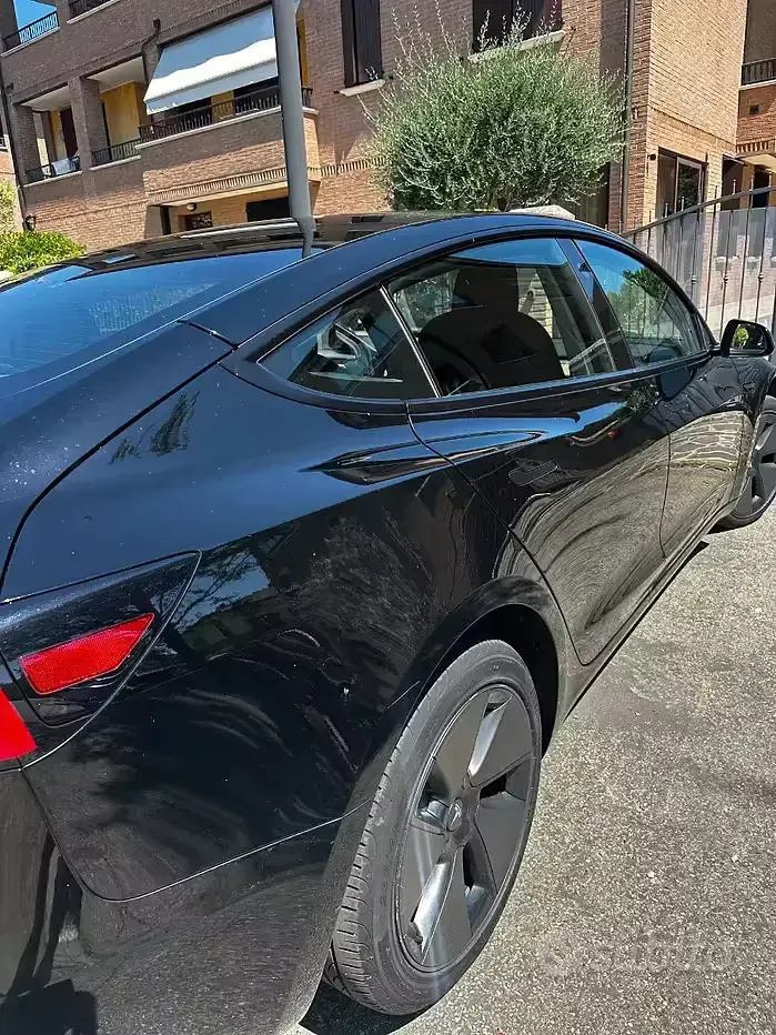Usata Tesla Model 3 RWD 88 kW (120 CV) 2023 Nero Berlina