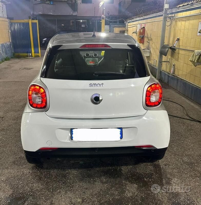Usata Smart ForFour 71 CV (52 kW) 2016 Bianco Utilitaria