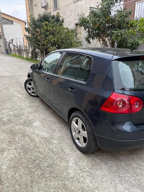 Usata VW Golf VI 105 CV (77 kW) 2008 Blu Utilitaria