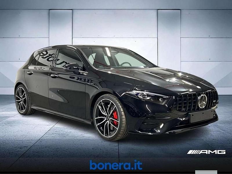 Nuova Mercedes A35 AMG Premium 306 CV (225 kW) 2026 Vernice nero cosmo Berlina