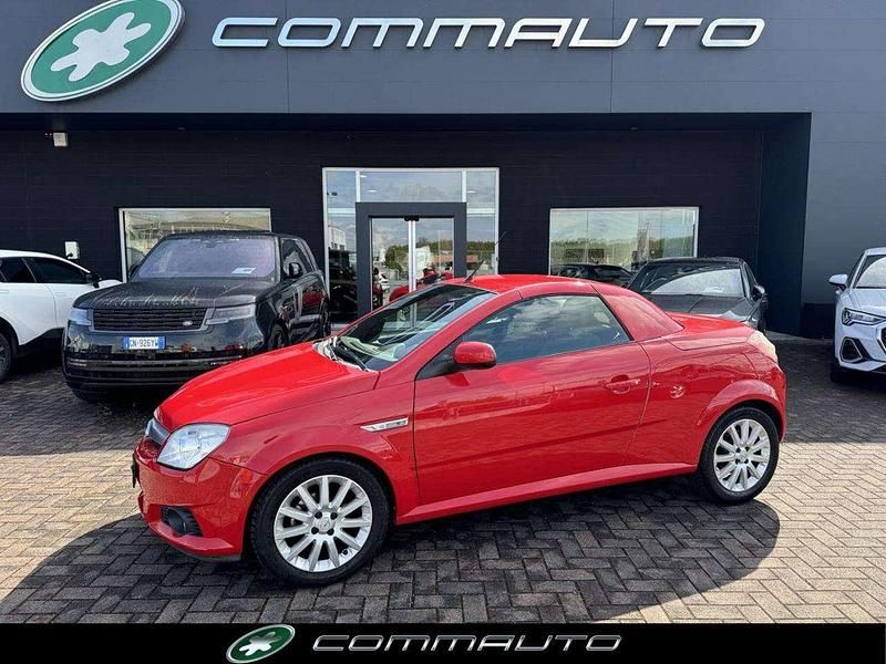 Usata Opel Tigra Edition 90 CV (66 kW) 2005 Rosso Station wagon