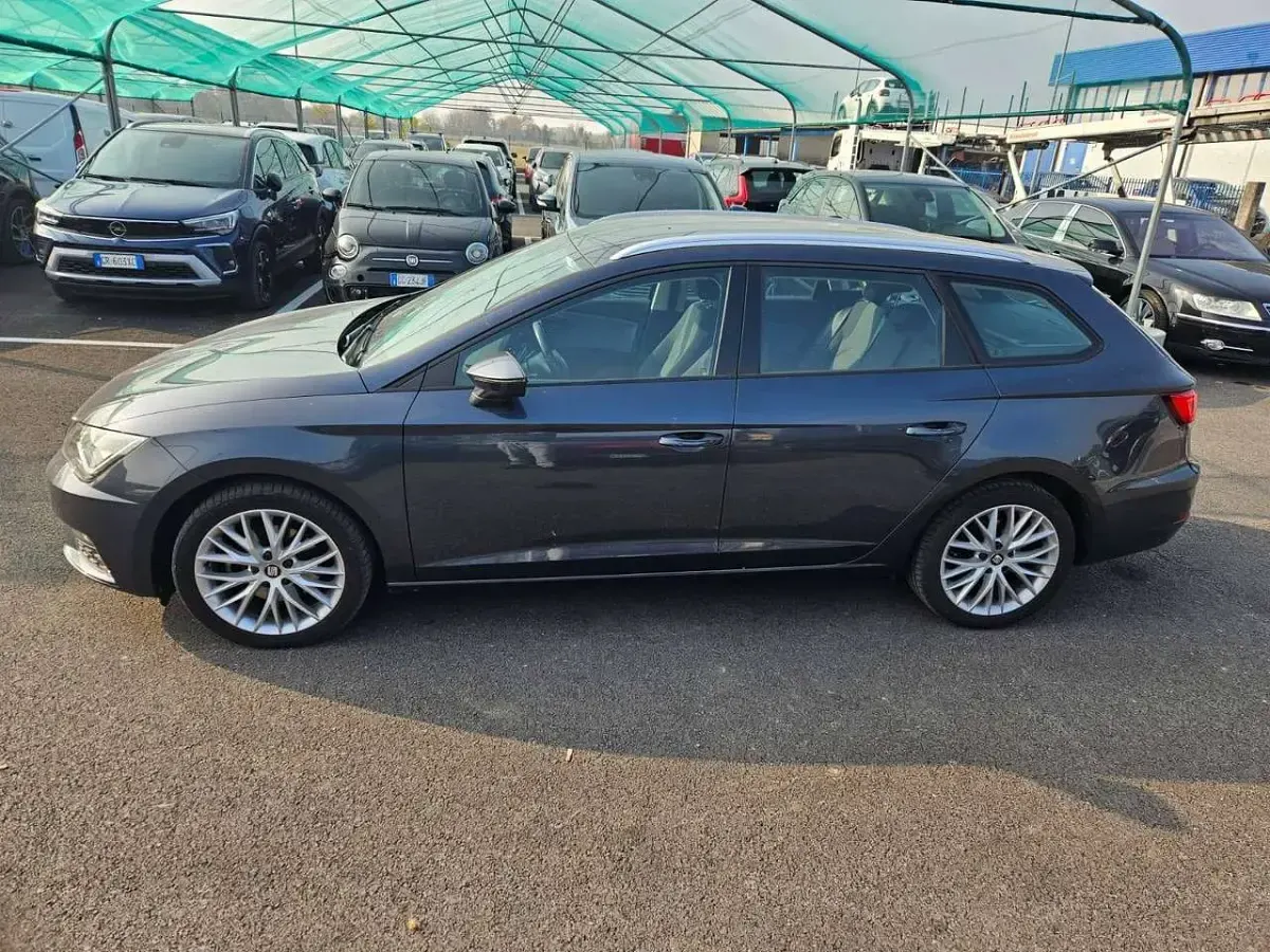 Usata Seat Leon ST Business 150 CV (110 kW) 2020 Grigio Station wagon