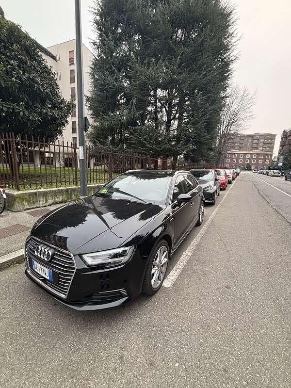 Usata Audi A3 Sportback e-tron Design 150 CV (110 kW) 2017 Utilitaria