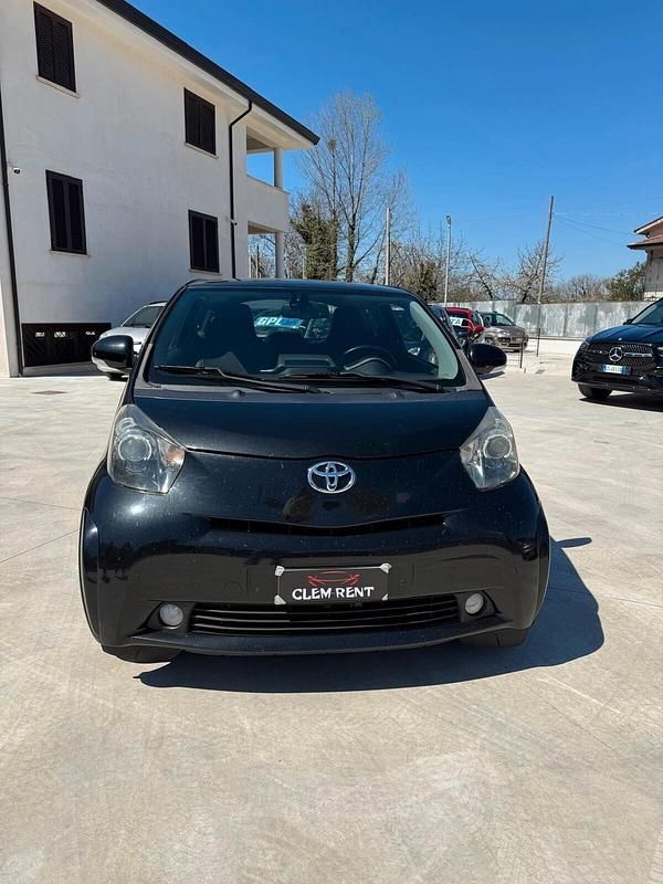 Usata Toyota iQ 90 CV (66 kW) 2009 Nero Utilitaria