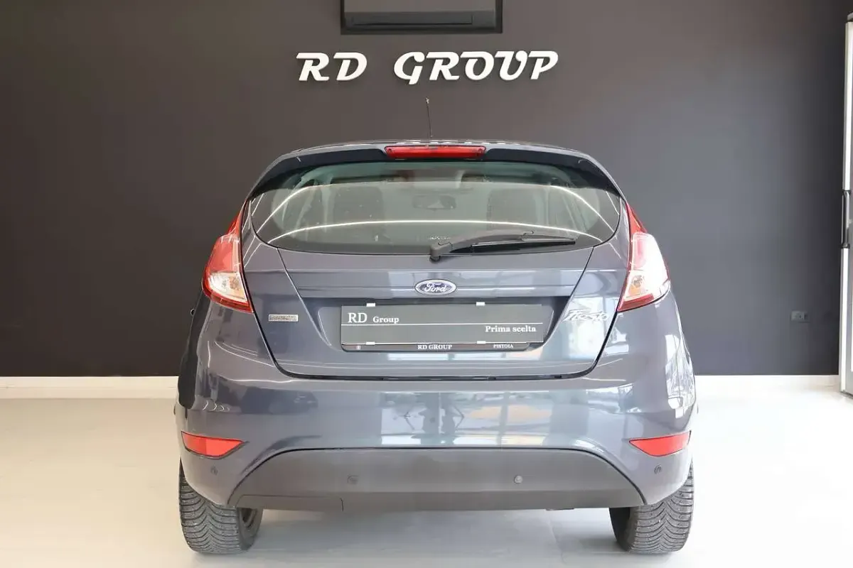 Usata Ford Fiesta Titanium 75 CV (55 kW) 2013 Blu/azzurro Berlina