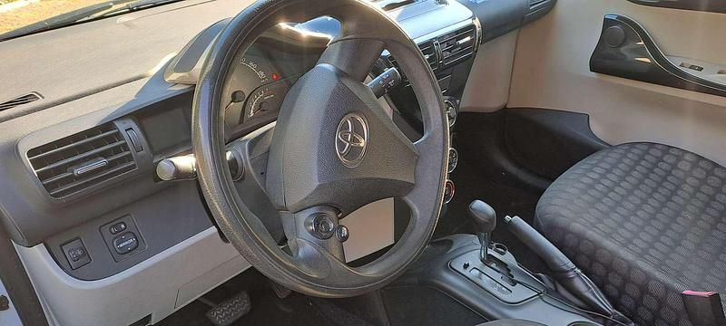 Usata Toyota iQ Sol 68 CV (50 kW) 2013 Bianco Utilitaria