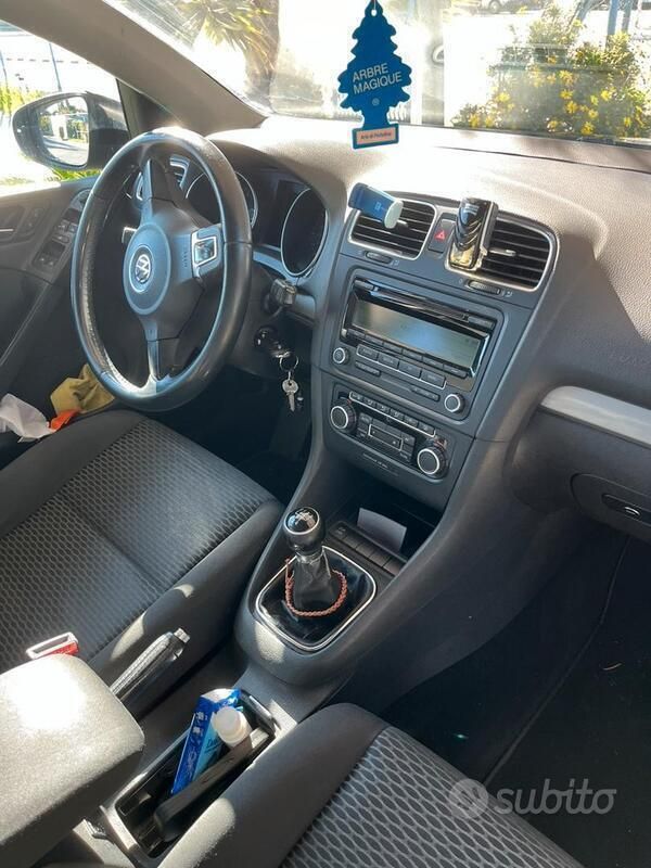 Usata VW Golf VI 105 CV (77 kW) 2010 Utilitaria